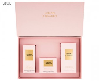 Lemon&Beaker 柠檬烧杯 玫瑰护肤礼品套装 3件套(爽肤水 100ml+面霜 50ml+精华 30ml) Lemon&Beaker 柠檬烧杯 玫瑰护肤礼品套装 3件套(爽肤水 100ml+面霜 50ml+精华 30ml)